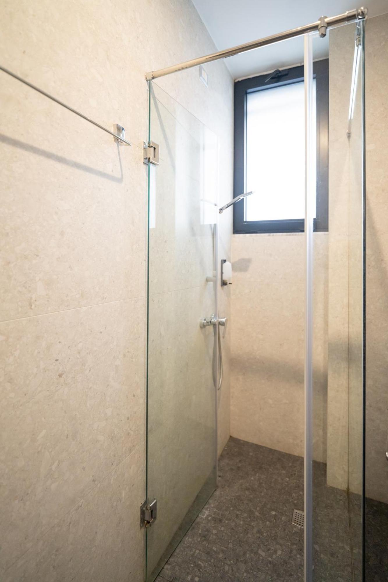 Center Boutique Hotel Тирана Экстерьер фото