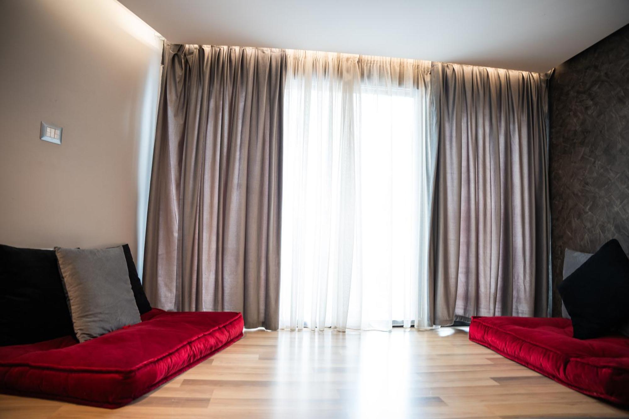Center Boutique Hotel Тирана Экстерьер фото