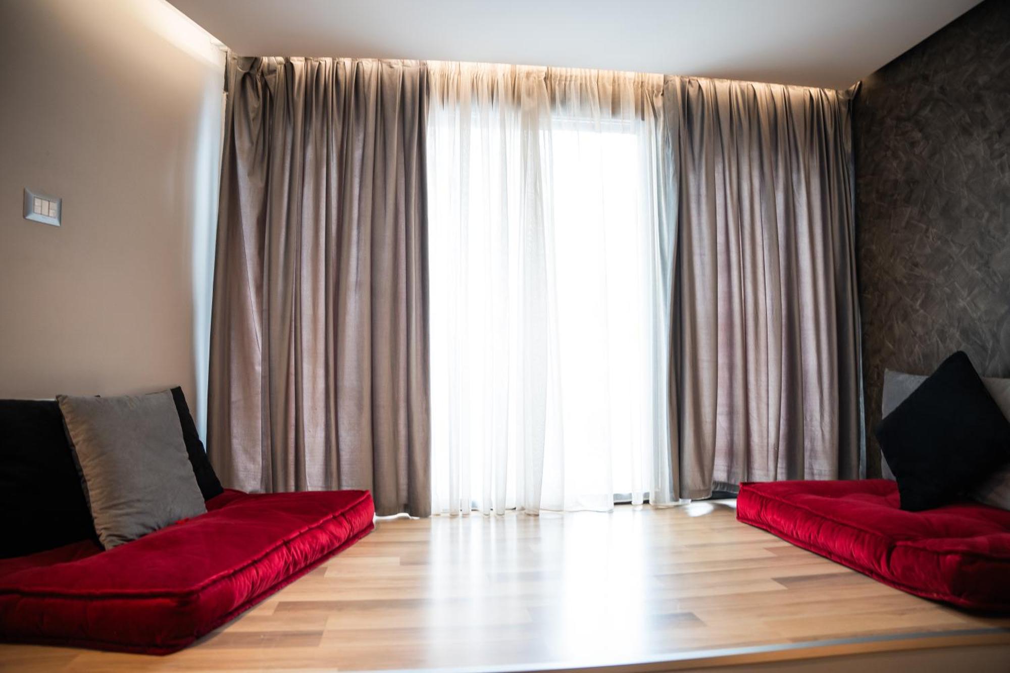 Center Boutique Hotel Тирана Экстерьер фото